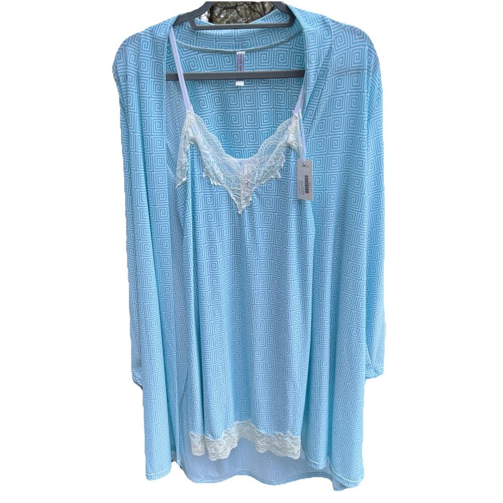 SIMPLY SOUTHERN ROBE & GOWN SET - BLUE & WHITE GEOMETRIC- SIZE SMALL (flaw Robe)